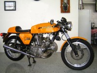 Ducati 74 Sport.jpg (37.44 KiB) Viewed 8129 times 1974 750 S